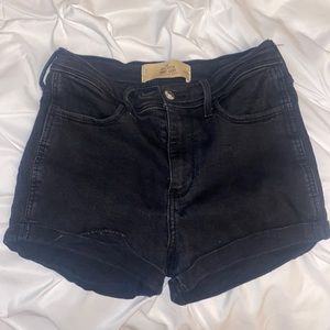 Hollister short-short high rise 2” inseam waist 26 size 3 black jean shorts